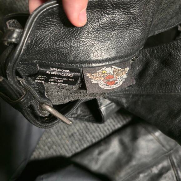 Unisex Black Worn Harley Davidson 100% leather chaps. Size M - Picture 4 of 5
